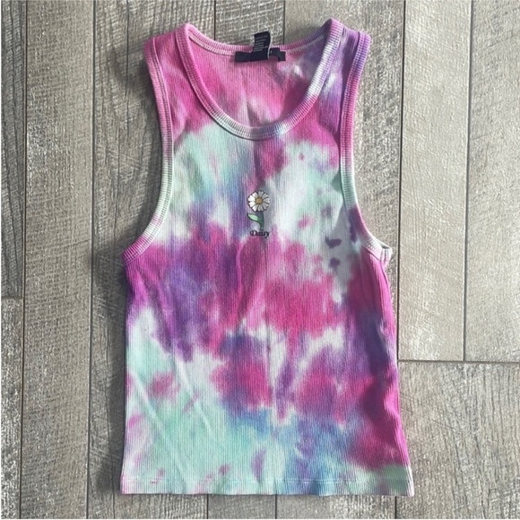 Forever 21 Size Medium Tie Dye Flower Printed Cropped Tank Top. - Picture 3 of 5